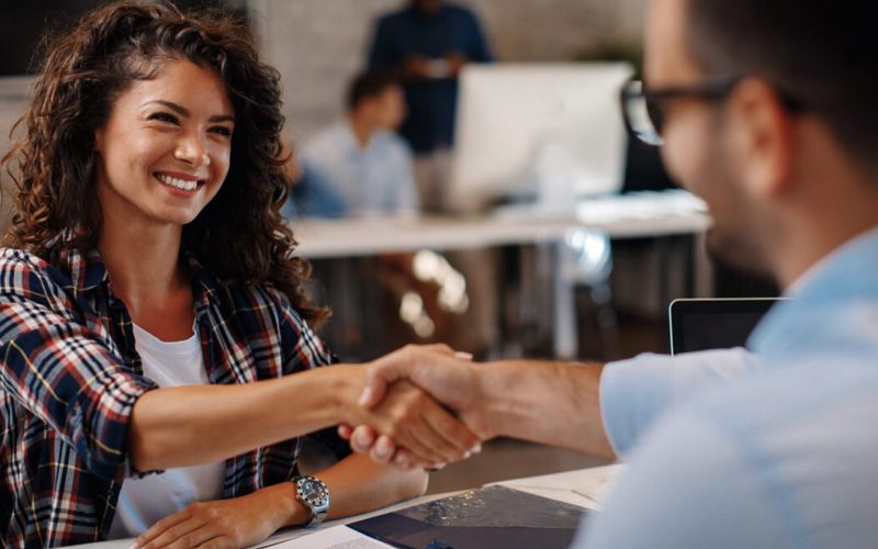 como-se-destacar-no-mercado-de-trabalho